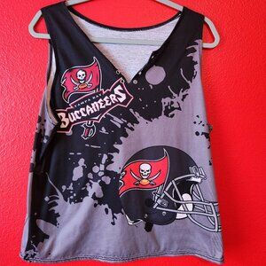 Women's Tampa Bay Buccaneers tank top with eyelets- SIZE XL